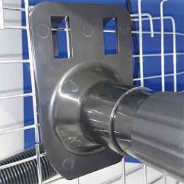 ARTERO – מתאם לצינור מפוח לתליה על כלוב CAGE ATTACHMENT